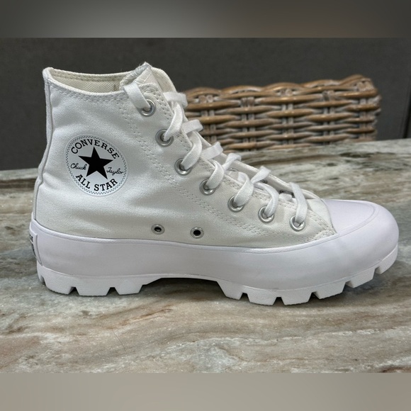 Women’s CONVERSE Chuck Taylor All Star high top lug white sneakers- Size 7.5 - Picture 5 of 12